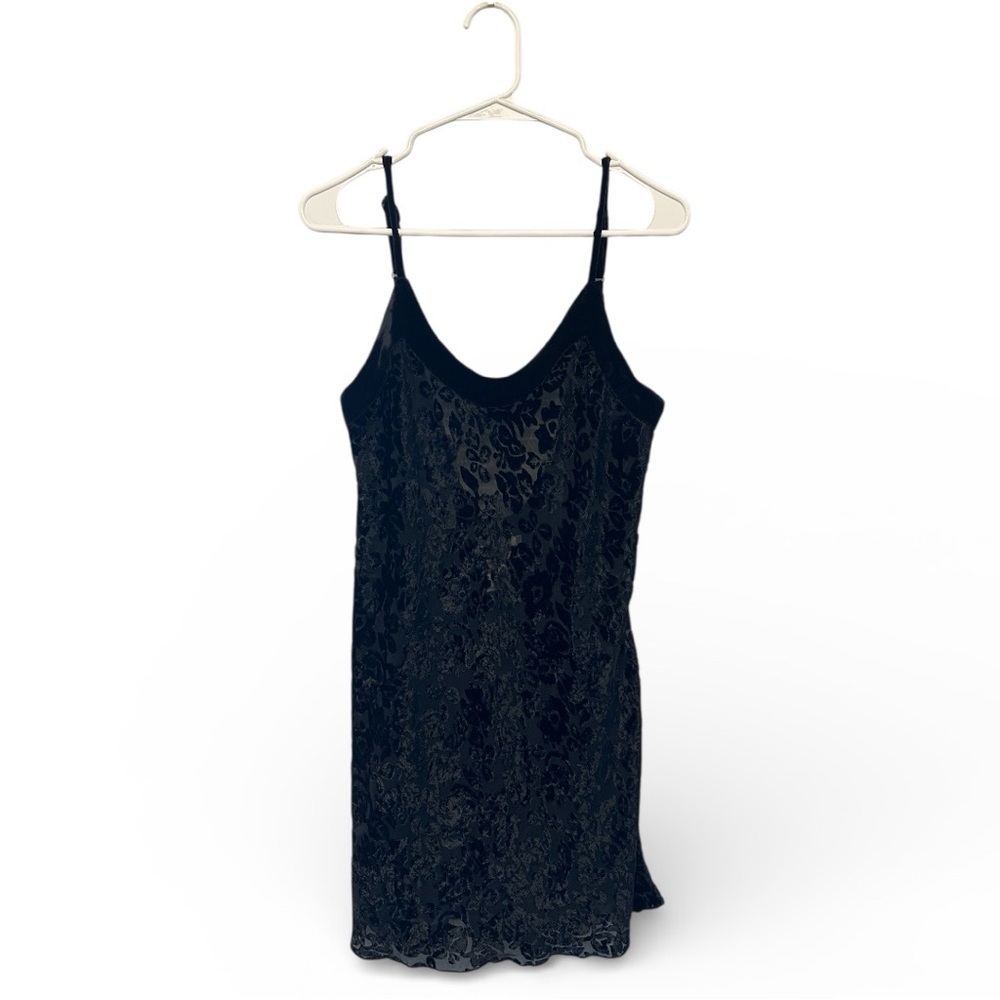 Vintage Victoria’s Secret Black Velvet Burnout Slip Small - Picture 1 of 10
